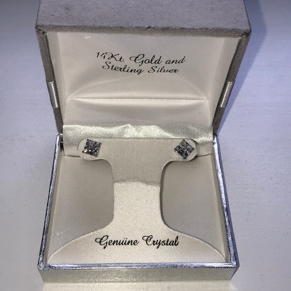 Macy's Jewelry - NWOT Crystal Earrings